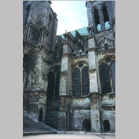 Chartres, 36, Chor und S-Querhaus von SO, Foto Heinz Theuerkauf, large.jpg